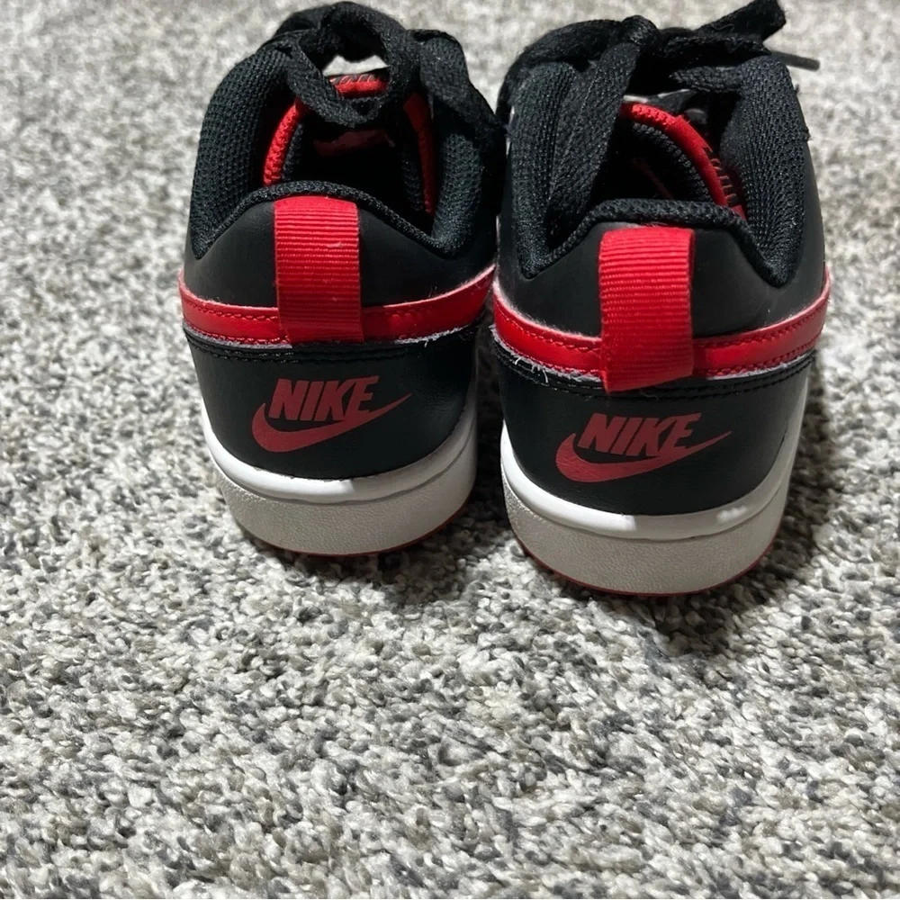 Nike Court Borough Low 2 GS BQ5448-007 Youth Size 4Y Black Red Lace Up